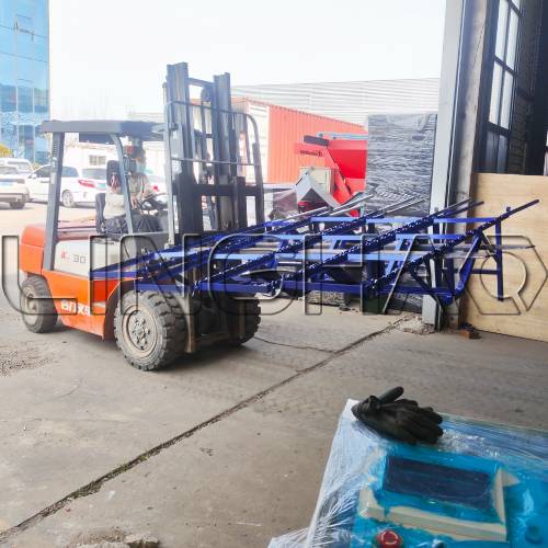 Complete configuration: mixer, conveyor, control system